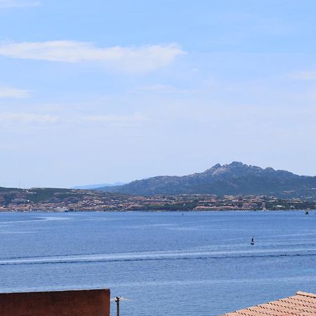 Appartamento Vista Mare A La Maddalena Екстер'єр фото